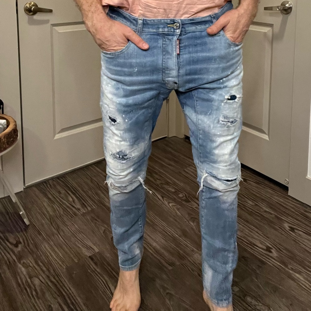 DSQUARED Distressed Blue Jeans
Men’s Size 50 ITALIAN 32-34 US